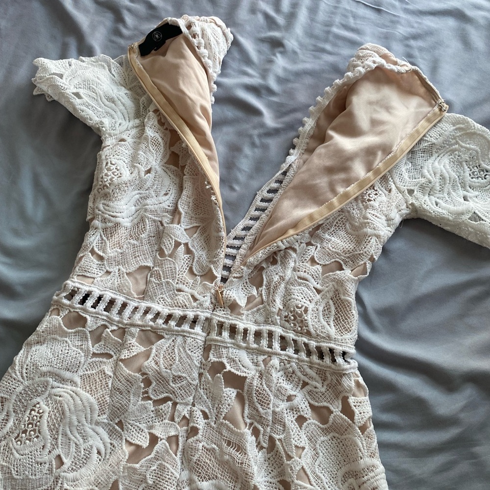 Missguided Lace Romper - Size 2 - Picture 8 of 9